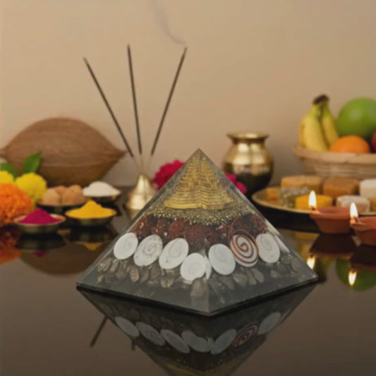Sampoorna Luxmi Pyramid (For Divine 360° Prosperity and Abundance)